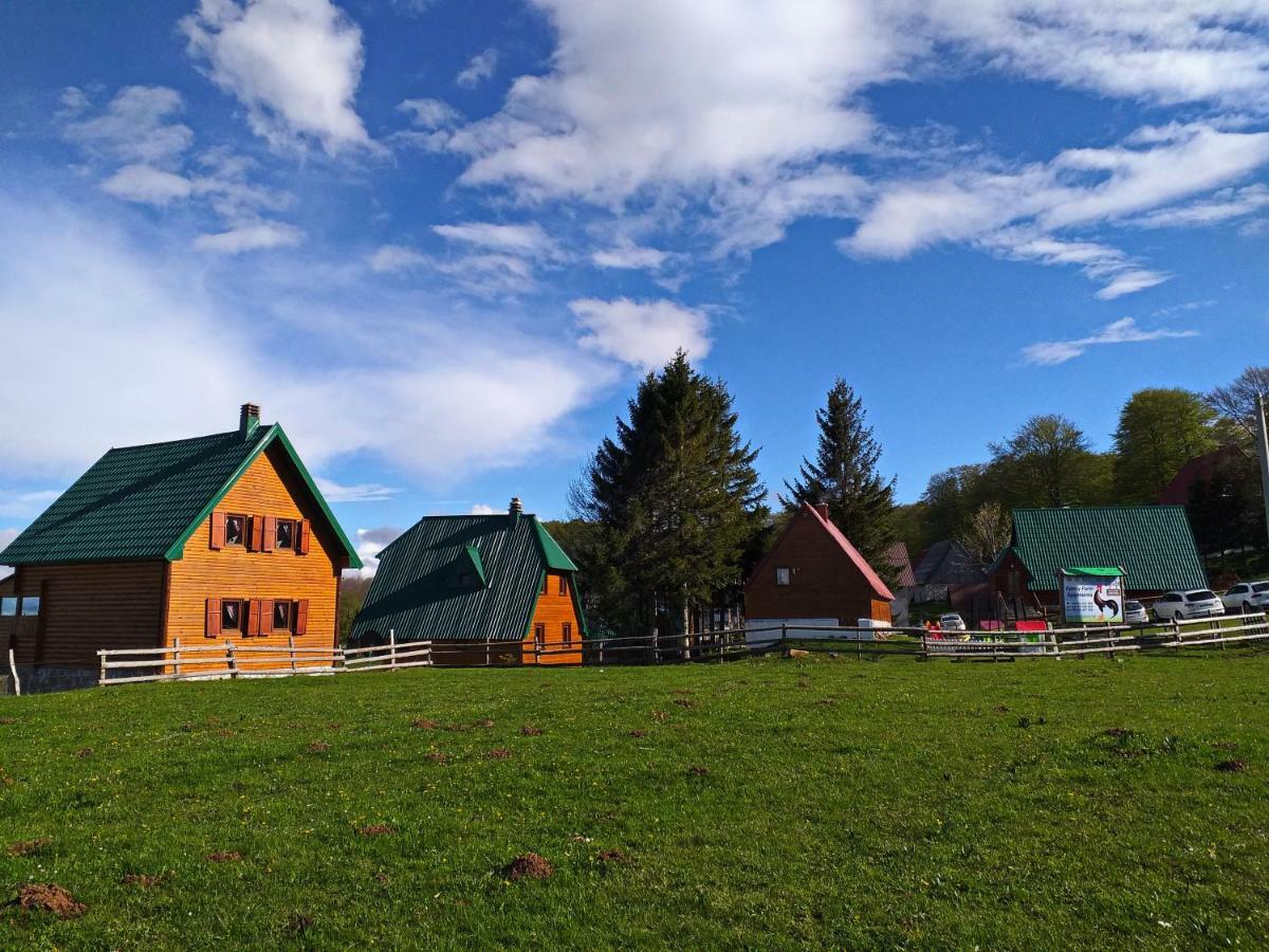 Family Farm Apartments Žabljak Exteriör bild